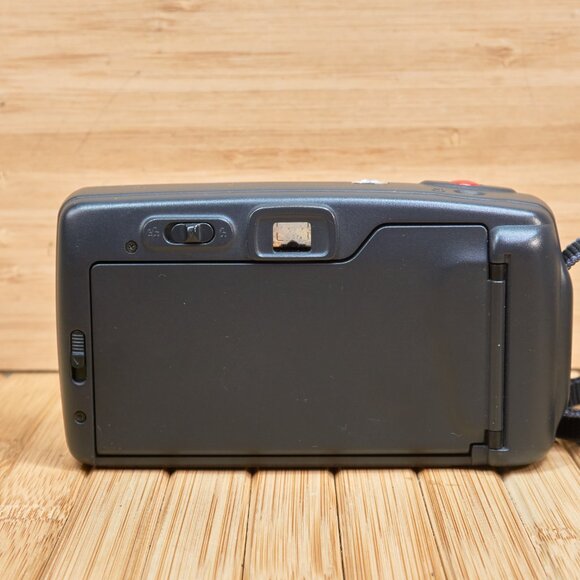 Vintage Minolta Freedom AF 35R Point and Shoot Film Camera - Picture 5 of 8